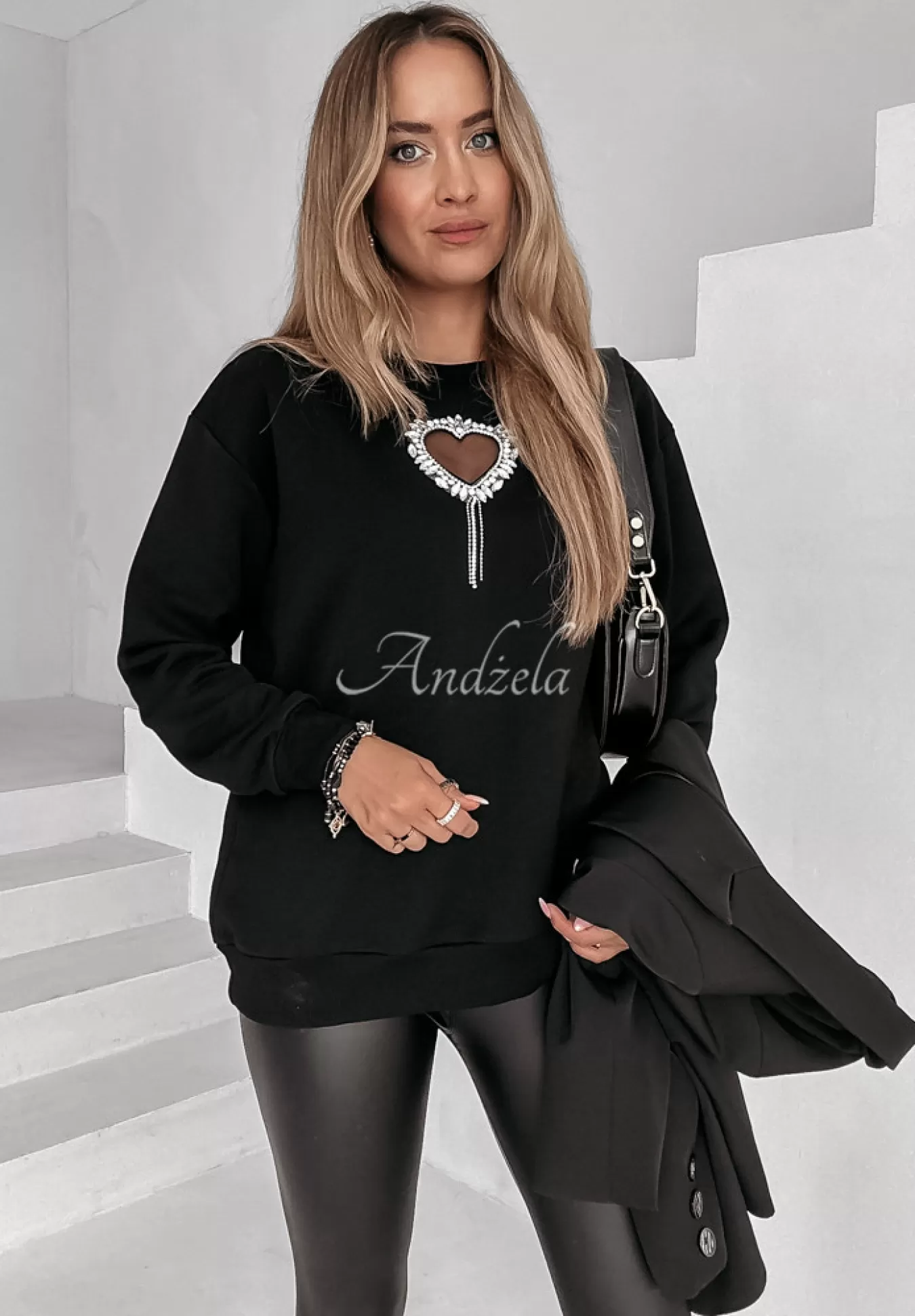 Best Sale Bluza Z Ozdobna Aplikacja Serca Love So Much Czarna Kobieta Bluzy