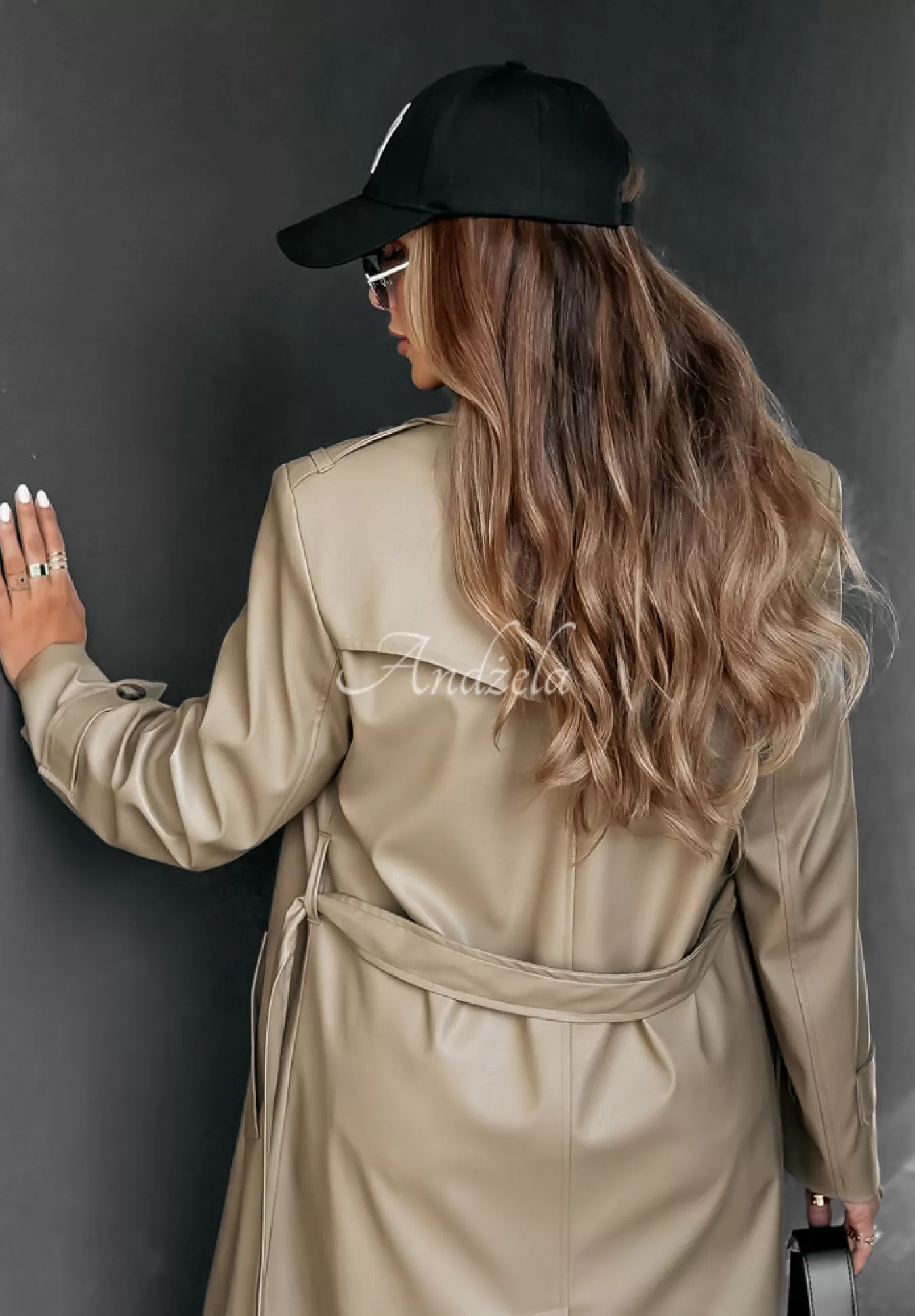Discount Dlugi Plaszcz Z Imitacji Skory Fall Into Style Bezowy Kobieta Płaszcze