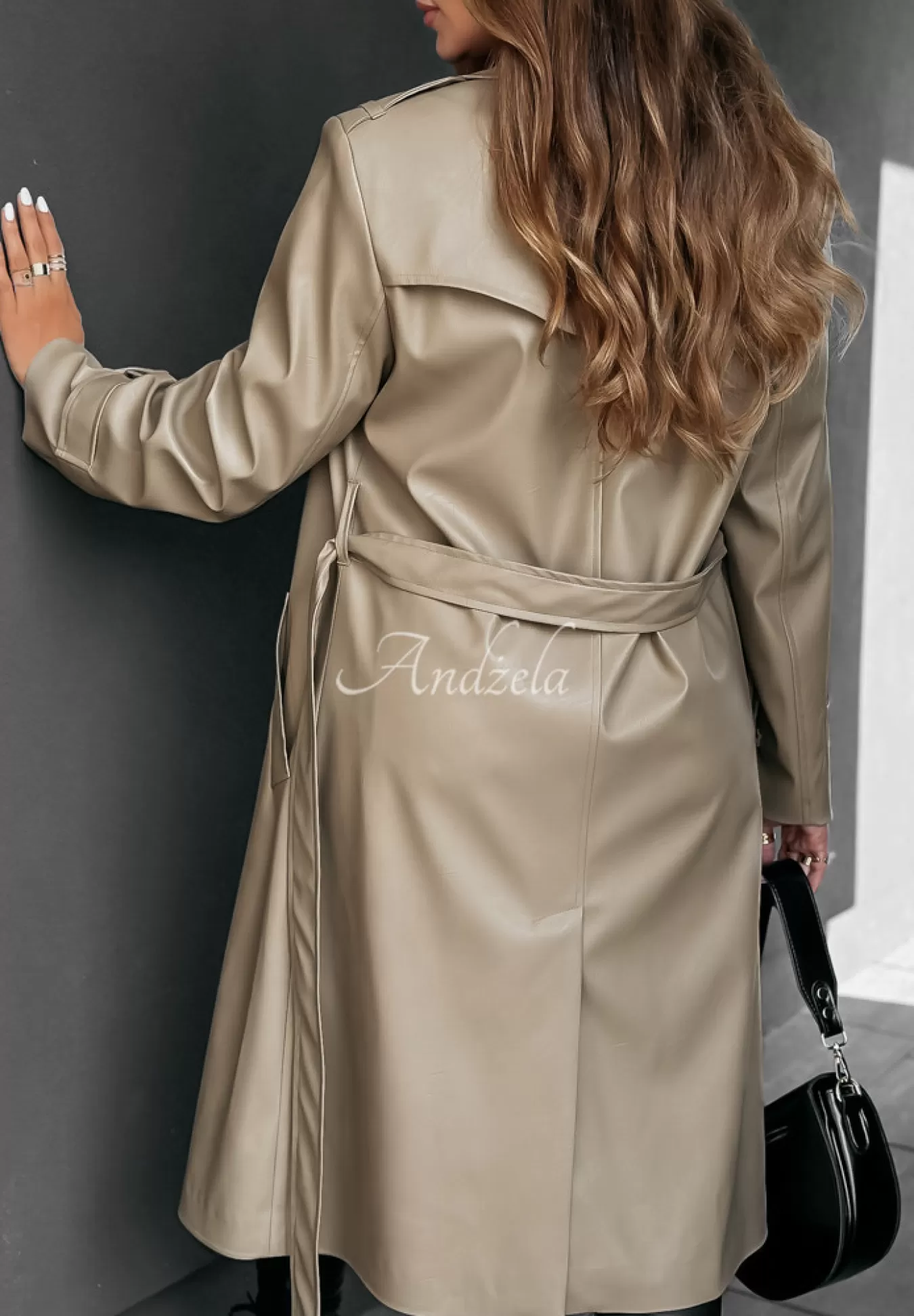 Discount Dlugi Plaszcz Z Imitacji Skory Fall Into Style Bezowy Kobieta Płaszcze
