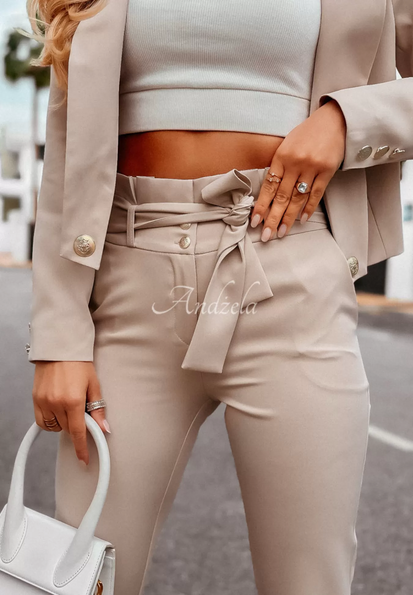 Best Sale Eleganckie Spodnie Z Paskiem I Want It, I Got It Nude Kobieta Garnitury
