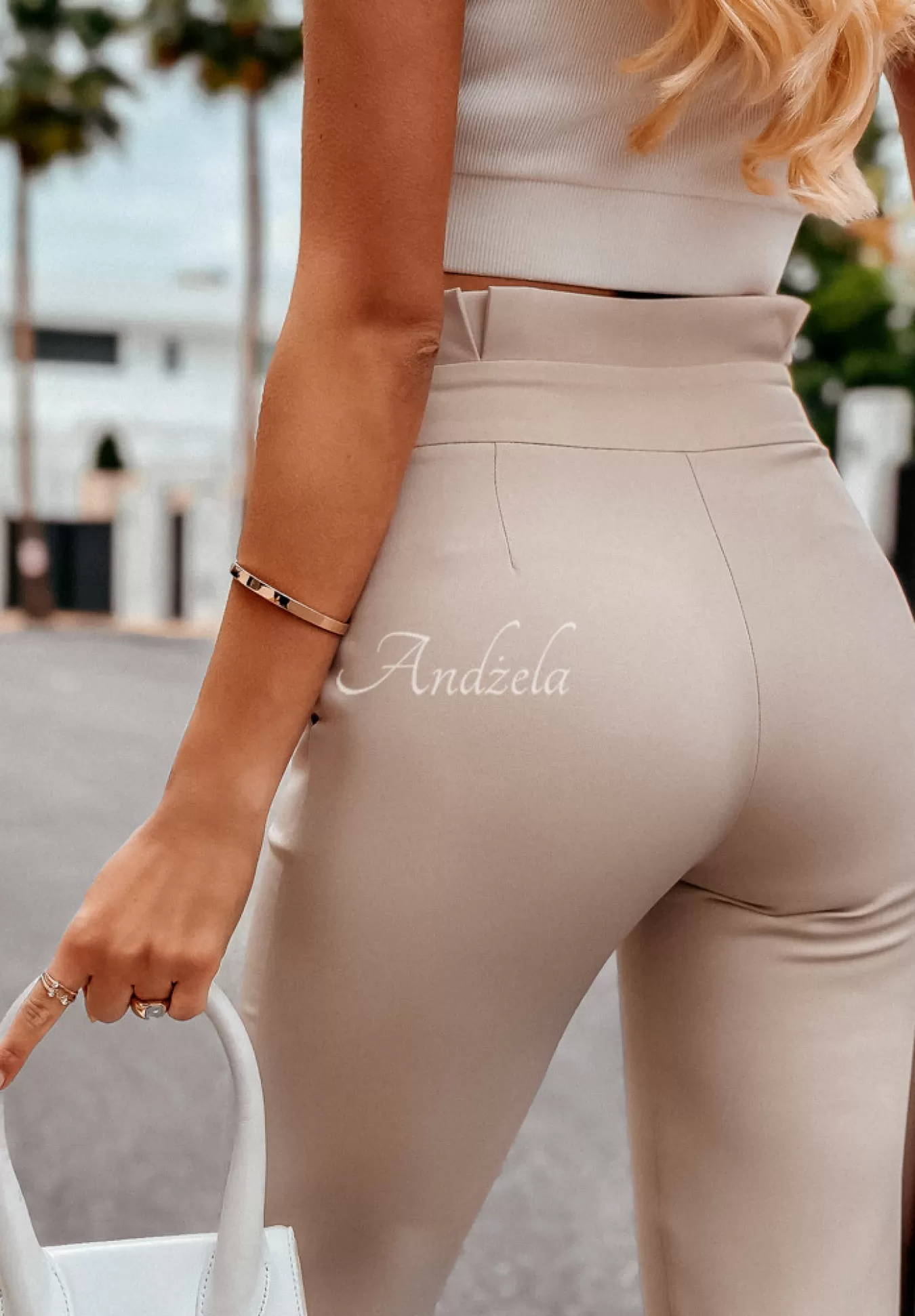 Best Sale Eleganckie Spodnie Z Paskiem I Want It, I Got It Nude Kobieta Garnitury