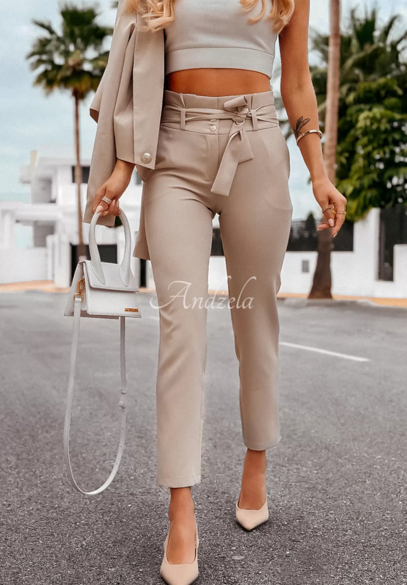 Best Sale Eleganckie Spodnie Z Paskiem I Want It, I Got It Nude Kobieta Garnitury