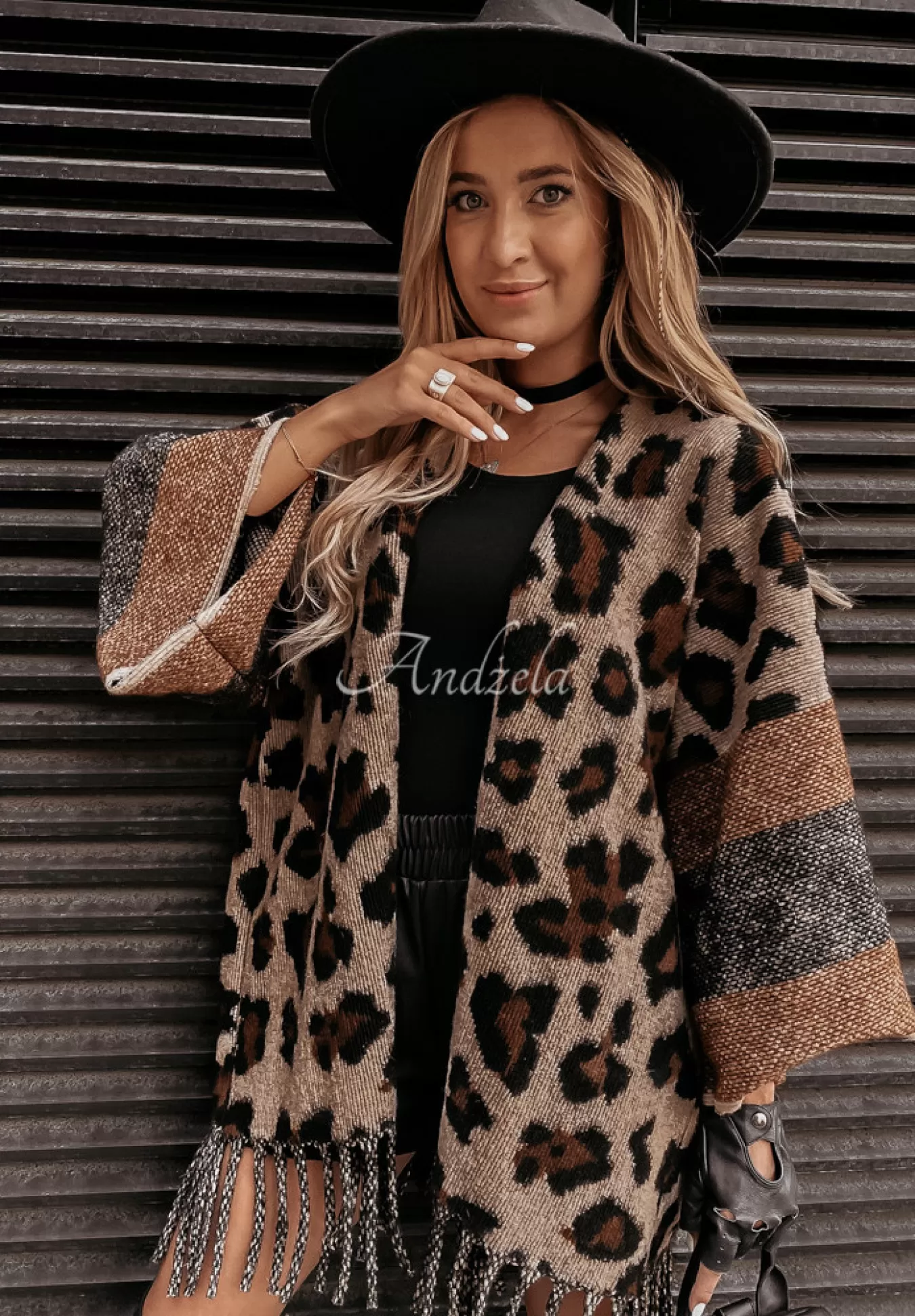 Store Kardigan Ponczo Oversize Z Fredzlami Savannah W Panterke Kobieta Kardigany