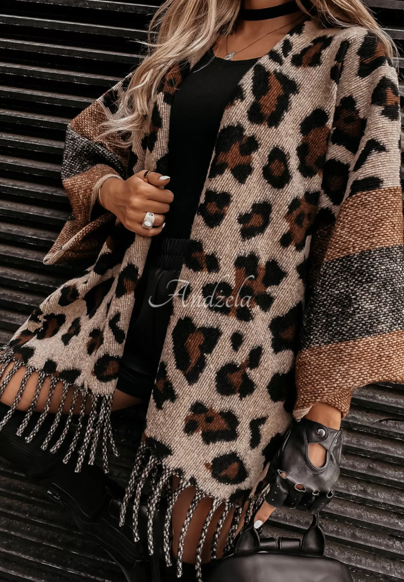 Store Kardigan Ponczo Oversize Z Fredzlami Savannah W Panterke Kobieta Kardigany