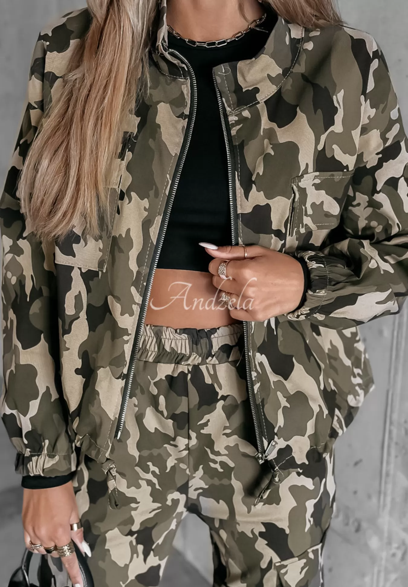 Clearance Komplet Kurtka I Spodnie We Wzor Moro She'S A Hero Bezowy Kobieta Spodnie