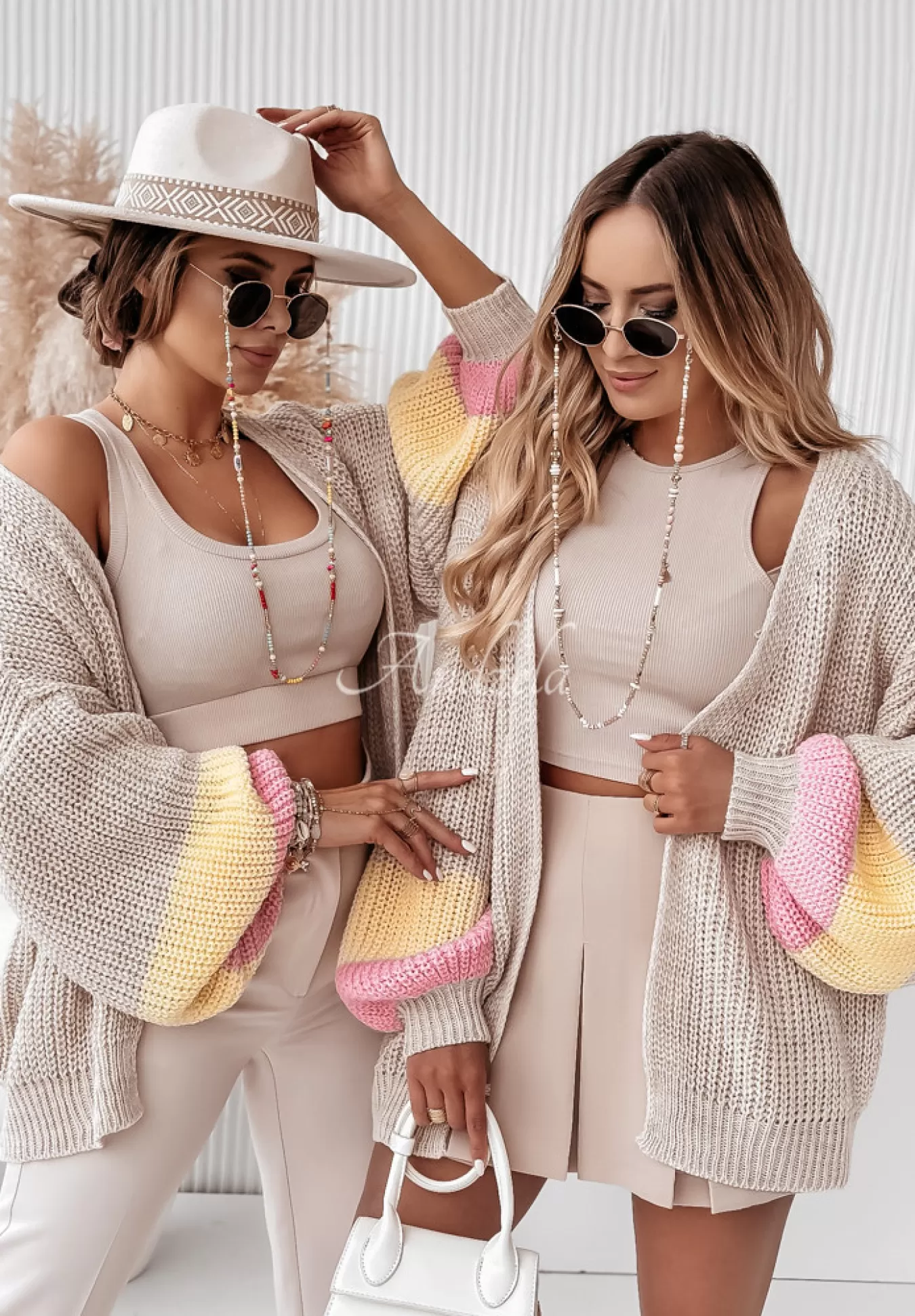 Best Sale Krotki Kardigan Oversize Z Bufkami Okay Sweetie Bezowy Kobieta Kardigany