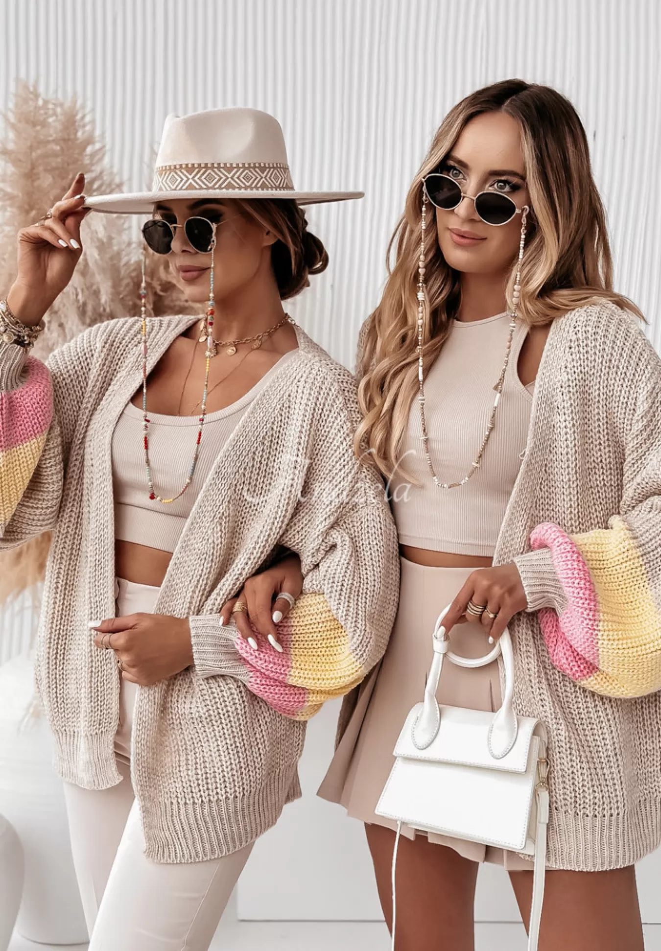 Best Sale Krotki Kardigan Oversize Z Bufkami Okay Sweetie Bezowy Kobieta Kardigany