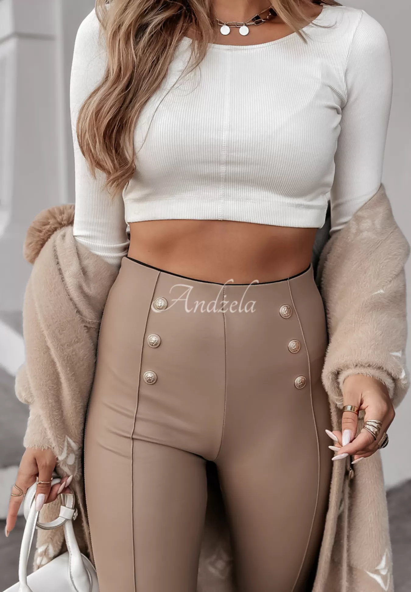 Cheap Legginsy Z Imitacji Skory Z Guzikami Graceful Glam Bezowe Kobieta Legginsy