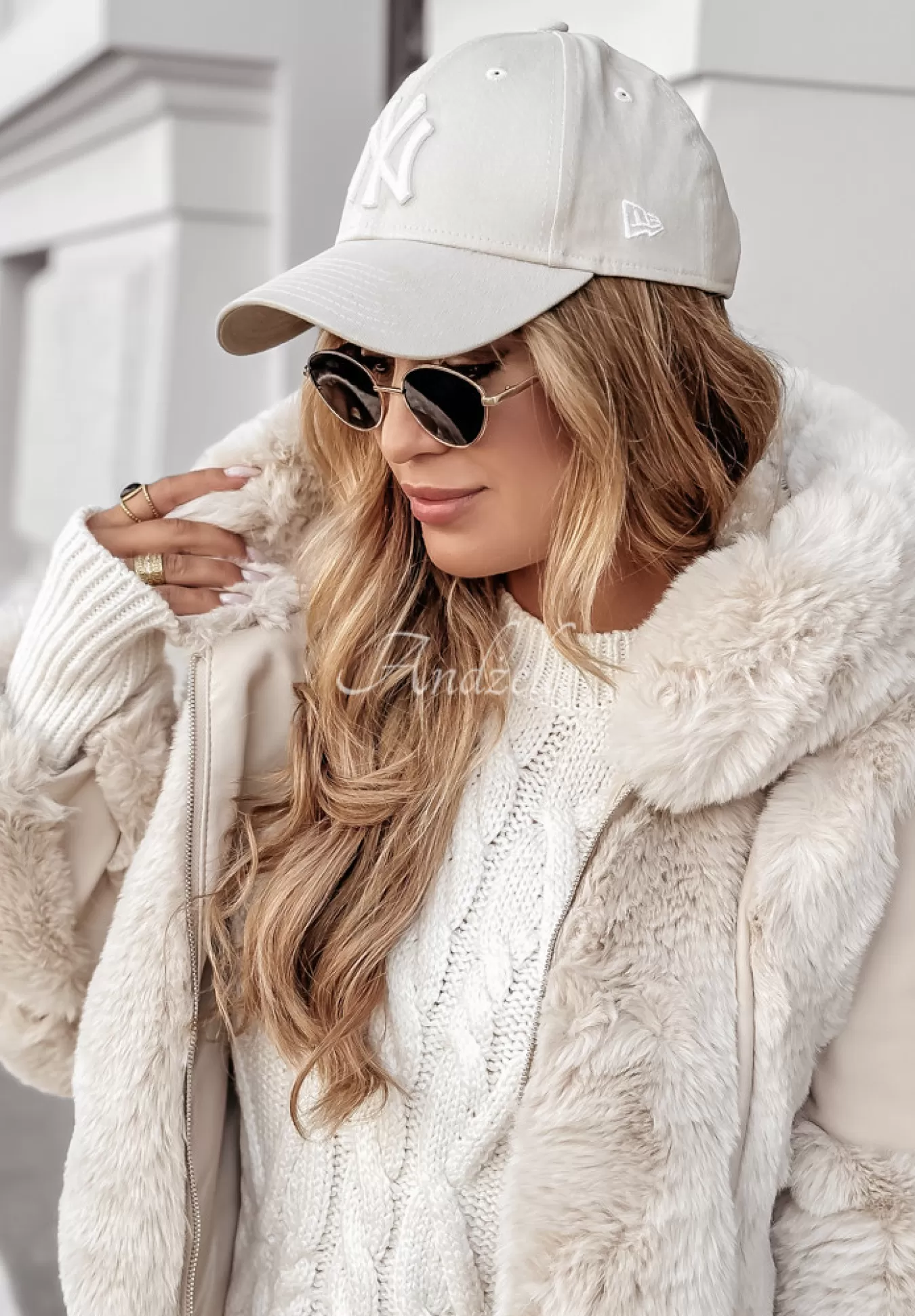 Best Plaszcz Z Imitacji Skory Z Futerkiem Arctic Aura Bezowy Kobieta Okrycia Wierzchnie