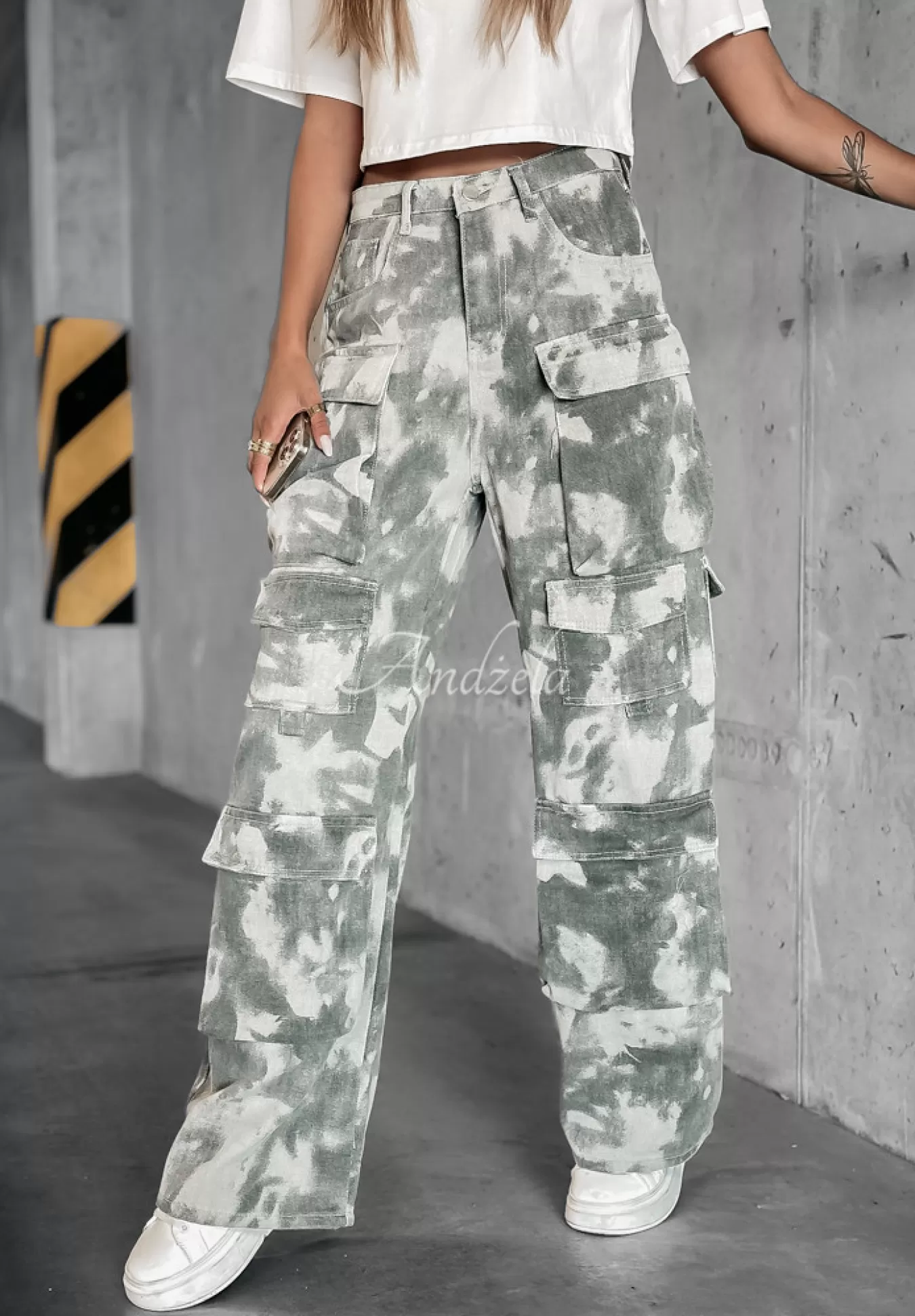 Cheap Spodnie Jeansowe Cargo Z Kieszeniami We Wzor Moro Cranston Khaki Kobieta Jeansy