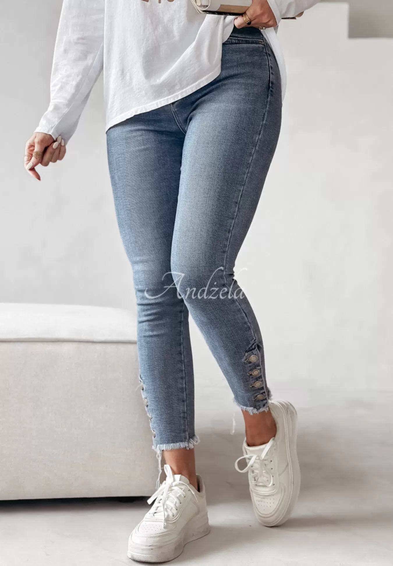 Best Sale Spodnie Jeansowe Skinny Z Guzikami Don'T Waste My Time Niebieskie Kobieta Jeansy