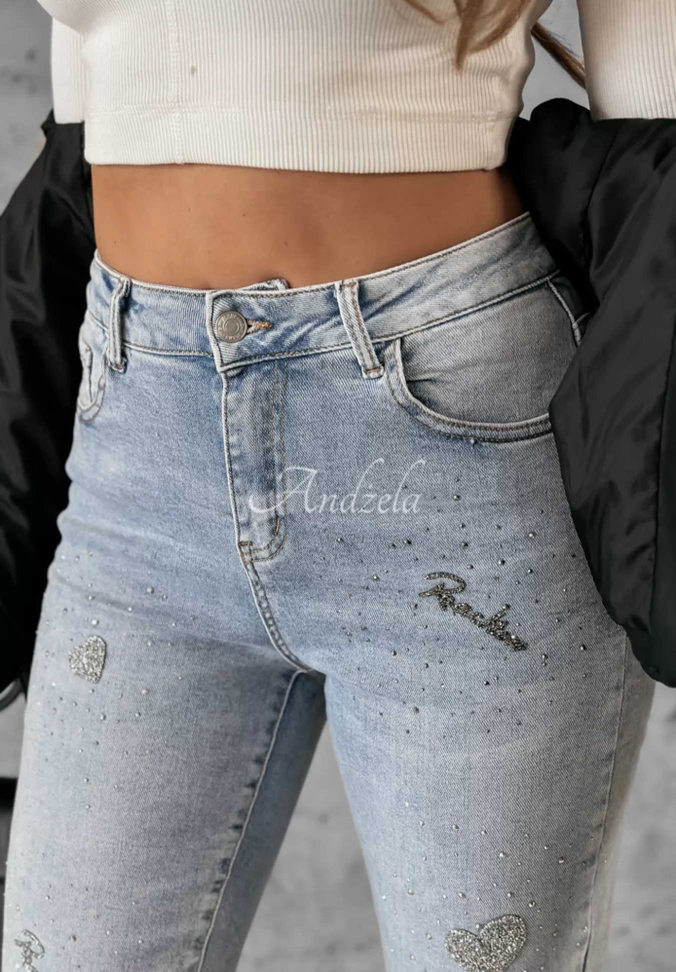 Best Sale Spodnie Jeansowe Z Krysztalkami Born To Shine Jasnoniebieskie Kobieta Jeansy