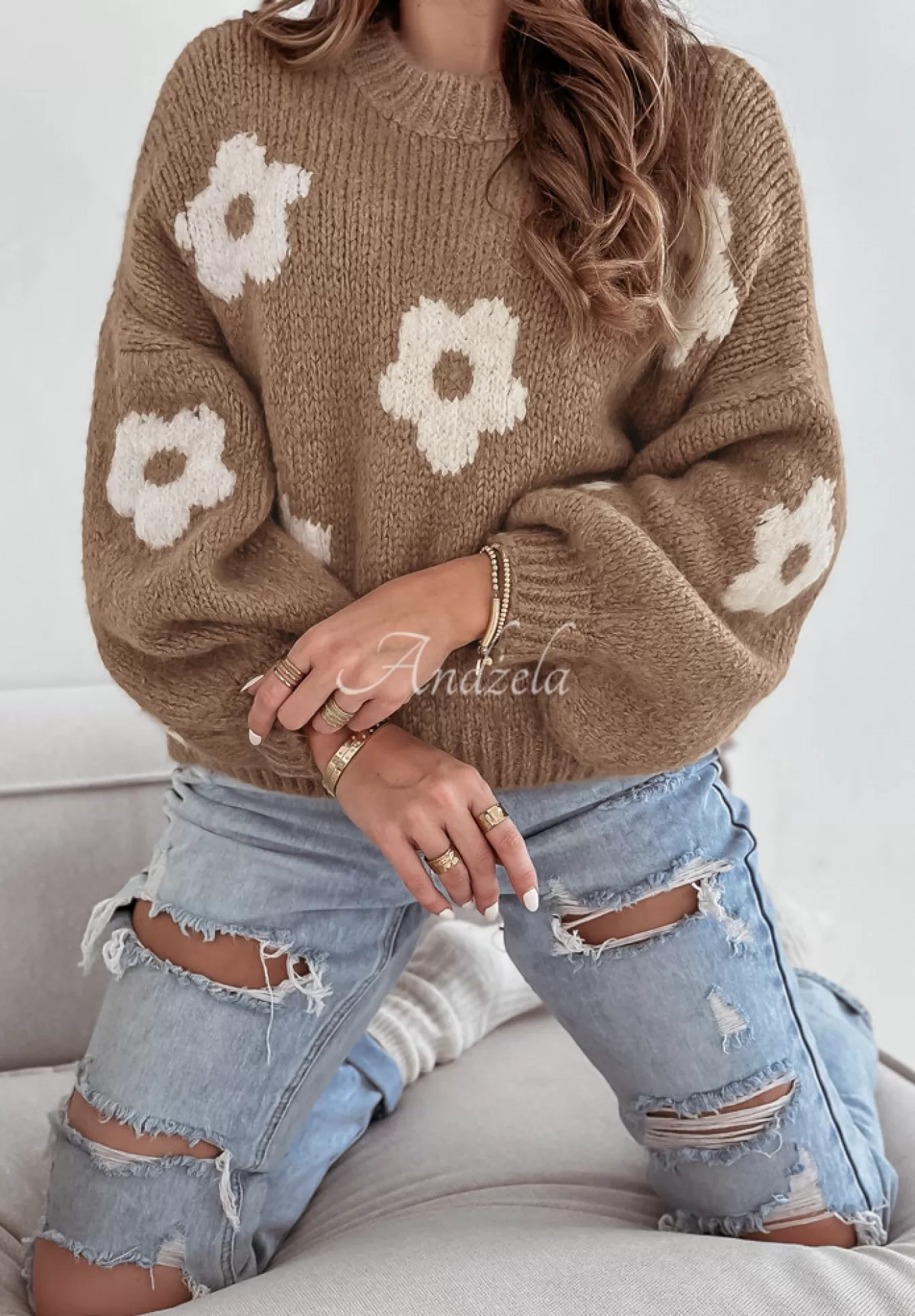 New Sweter Oversize W Kwiaty Be My Flower Camelowy Kobieta Swetry