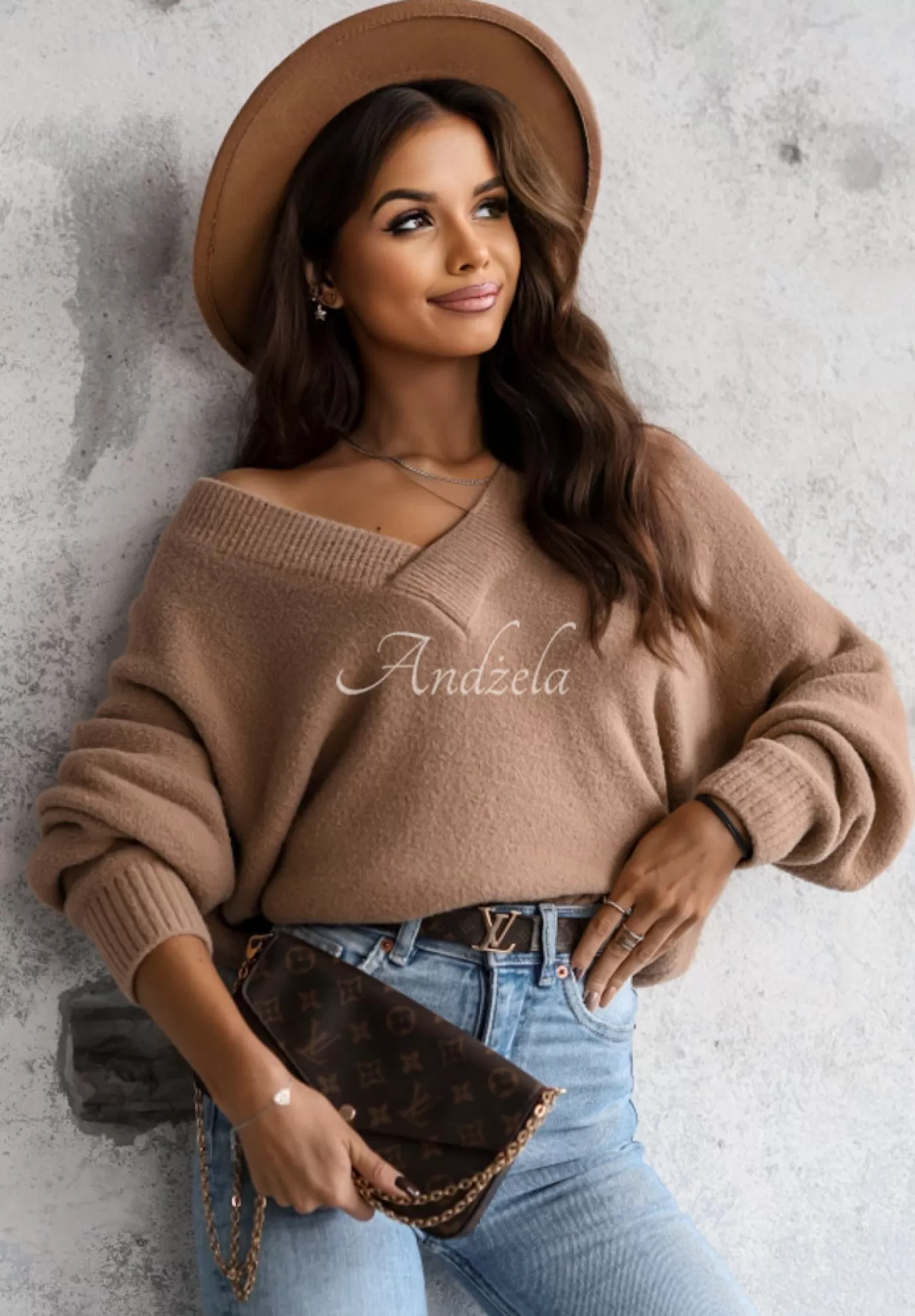 Best Sweter Oversize Z Dekoltem Cocomore Marshmallow Touch Camelowy Kobieta Swetry