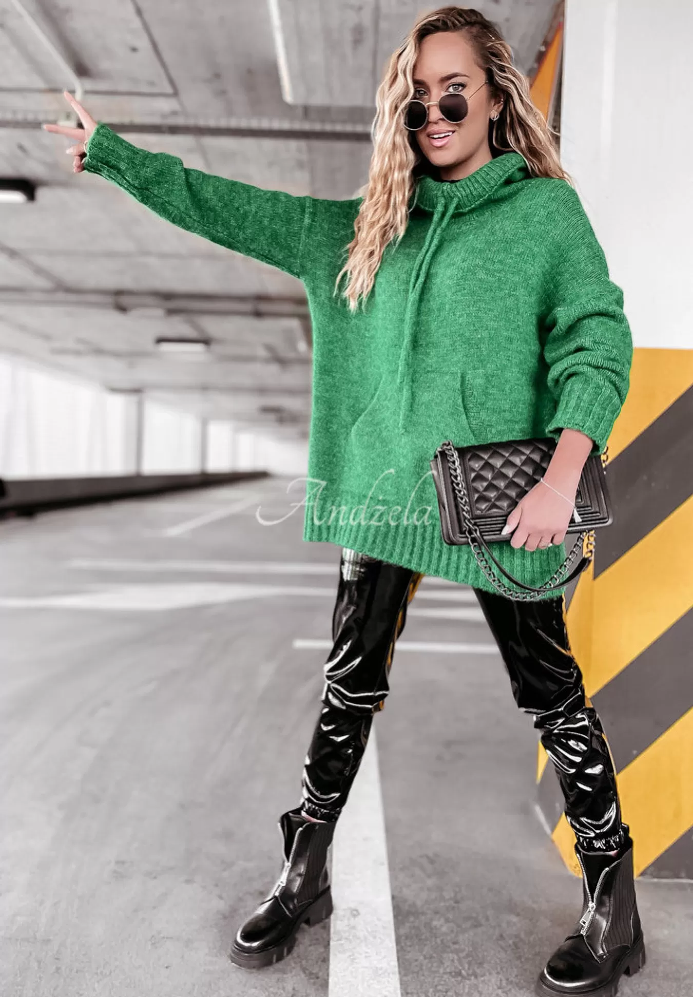 Fashion Sweter Oversize Z Kapturem Carra Zielony Kobieta Swetry