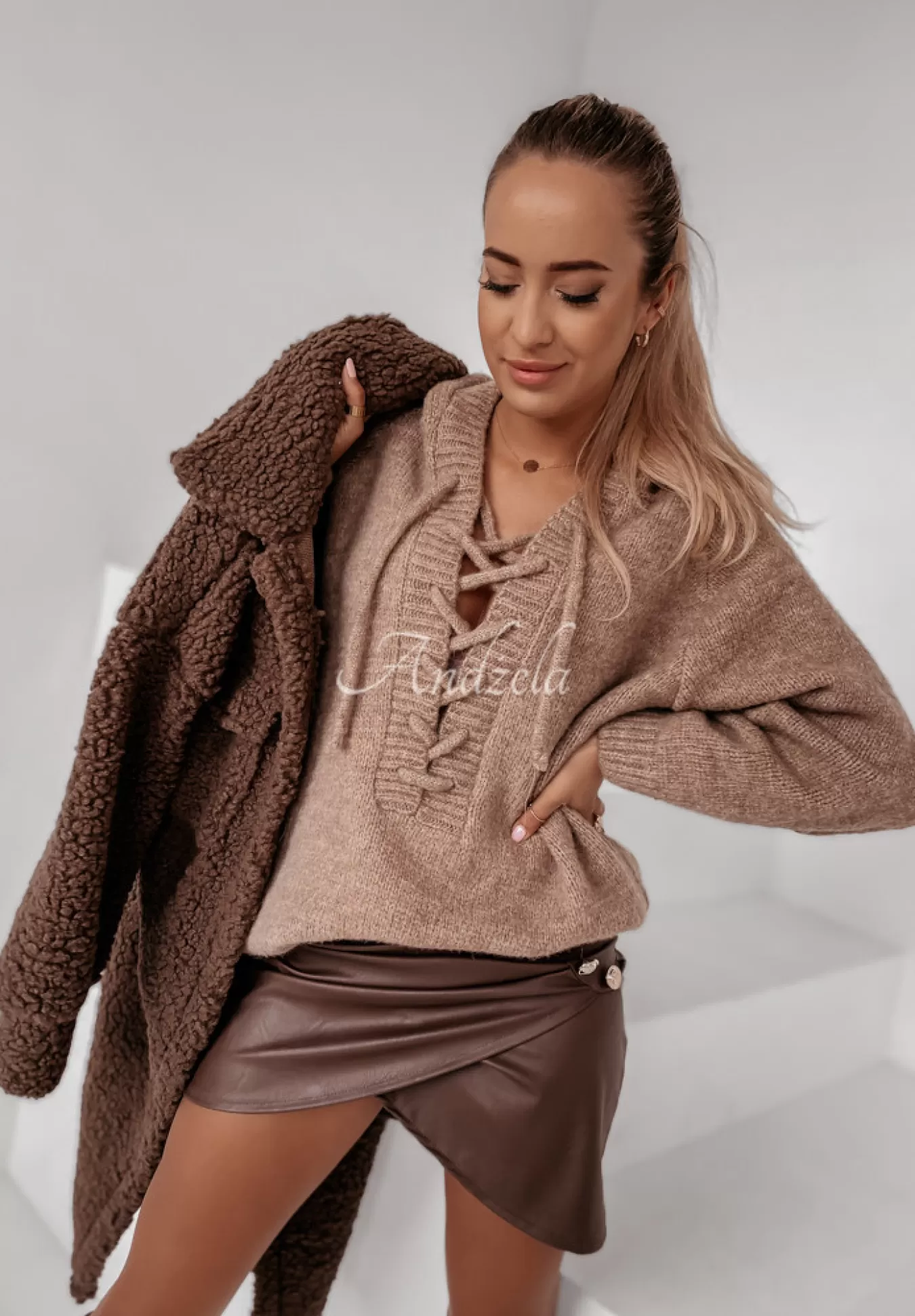 Best Sweter Oversize Ze Sznurowaniem I Kapturem Laossi Camelowy Kobieta Swetry
