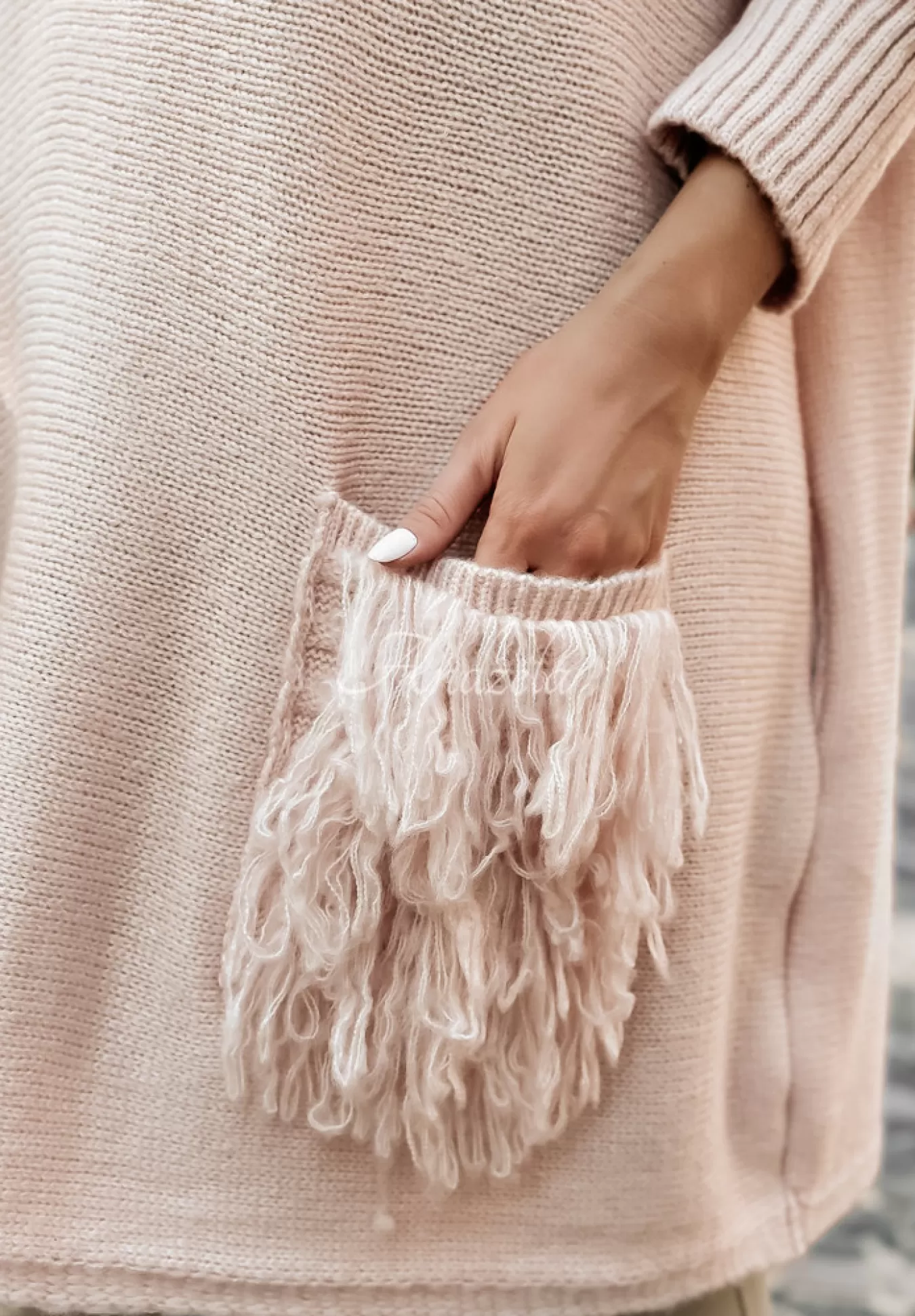 Shop Sweter Sukienka Oversize Z Fredzlami Hot Tea Pudrowy Roz Kobieta Swetry