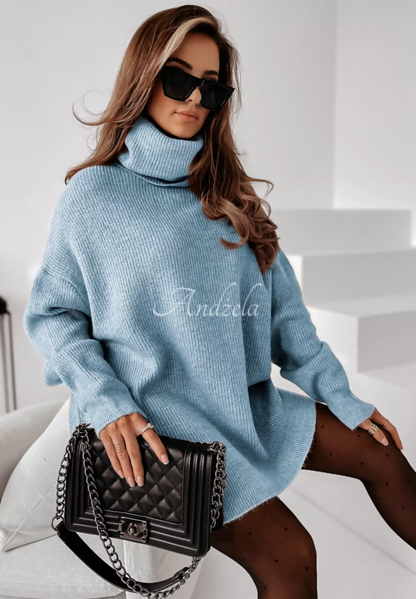 Store Sweter Z Golfem Mavi Blekitny Kobieta Swetry