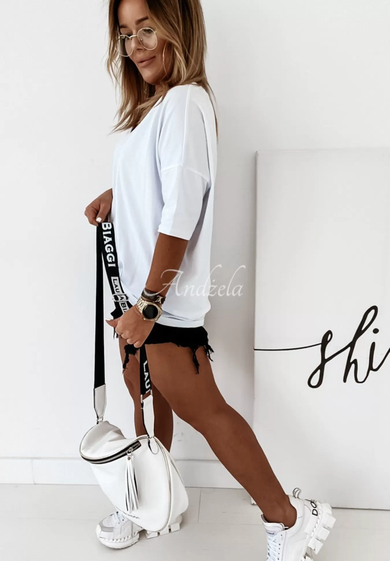 Sale T-Shirt Oversize Z Dekoltem W Serek Cascade Bialy Kobieta Bluzki