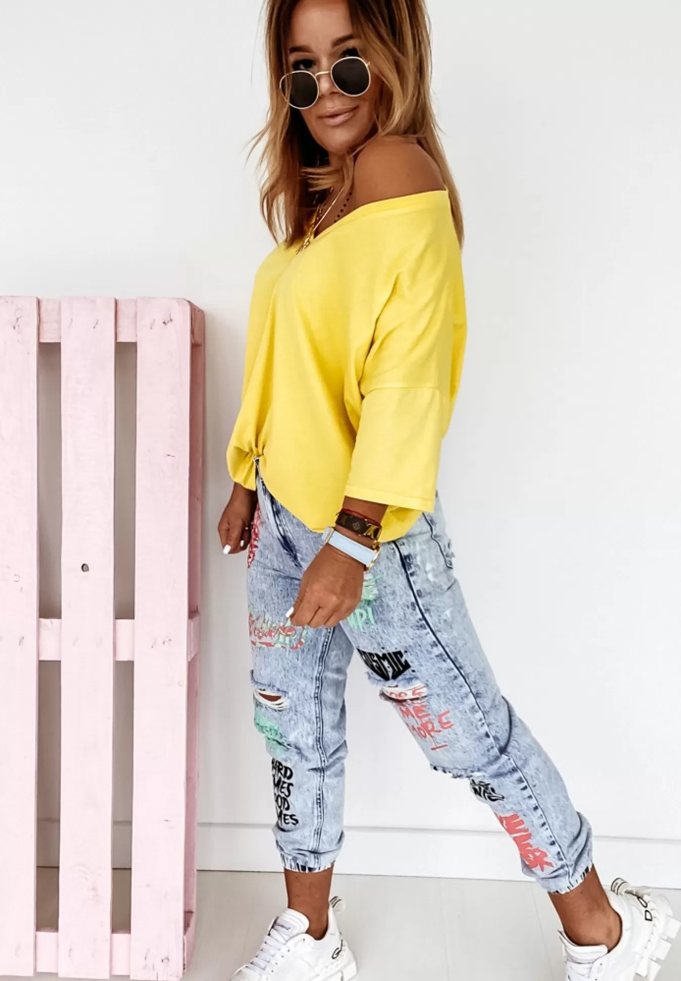 Best T-Shirt Oversize Z Dekoltem W Serek Cascade Zolty Kobieta Bluzki